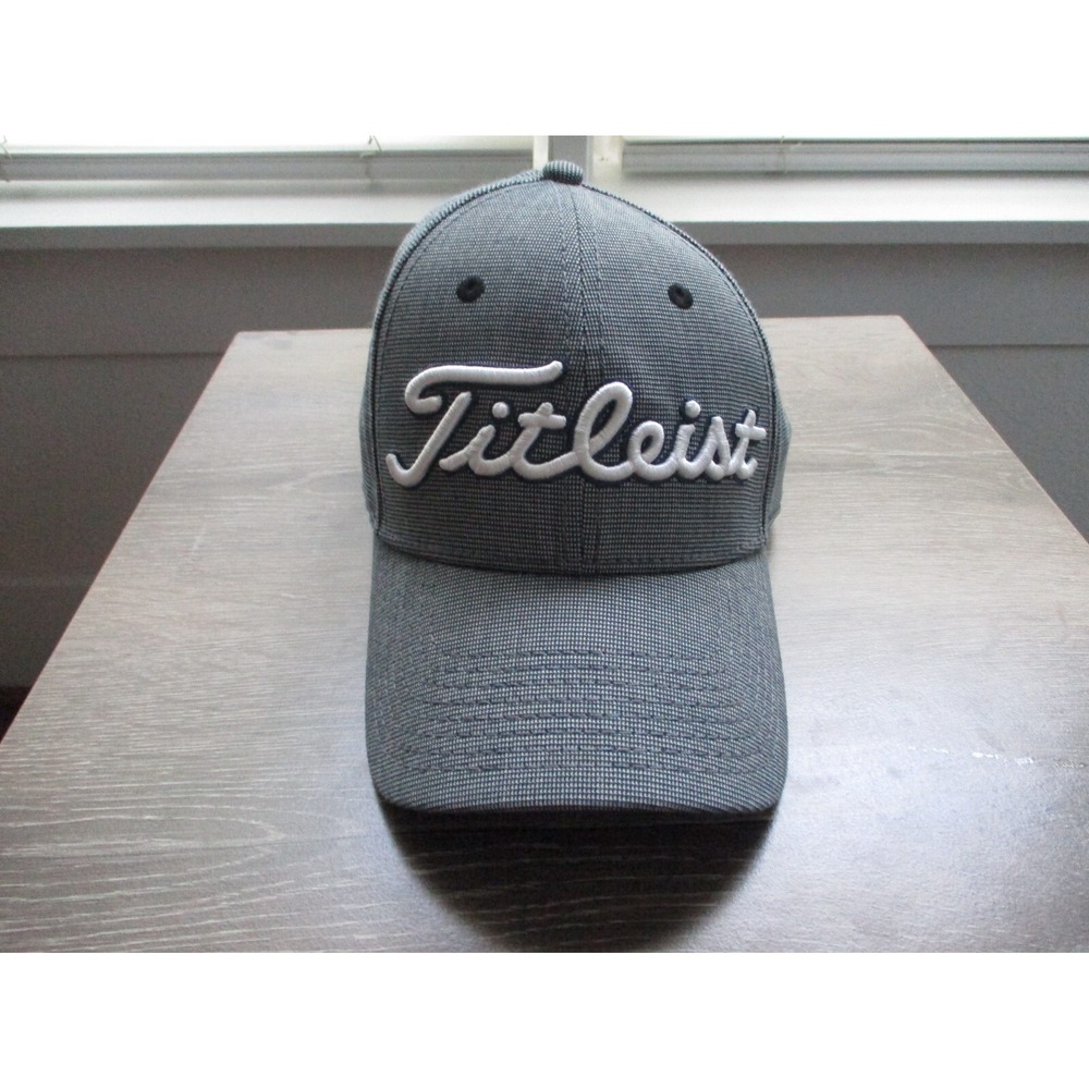 Titleist Hat Cap Mens Fitted Medium Gray Golf Golfer Athletic Casual Logo Preppy